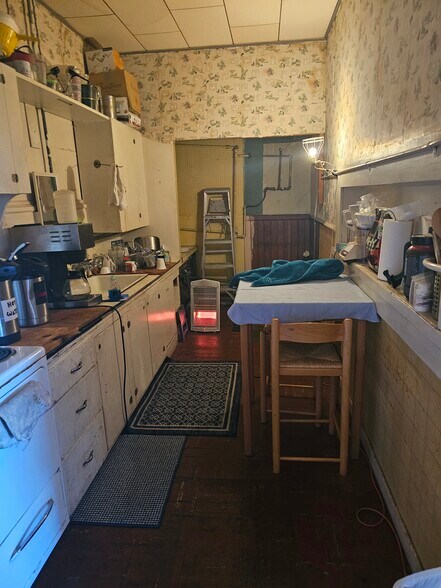 More Photos Of 1120 Lawrence, Port Townsend General Retail For Sale