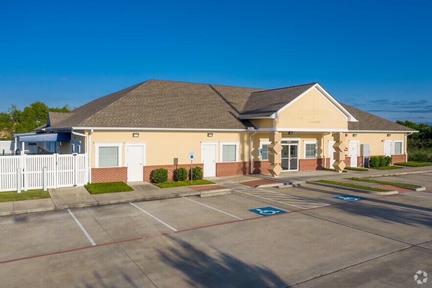 Primary Photo Of 33043 Egypt Ln, Magnolia Daycare Center For Sale