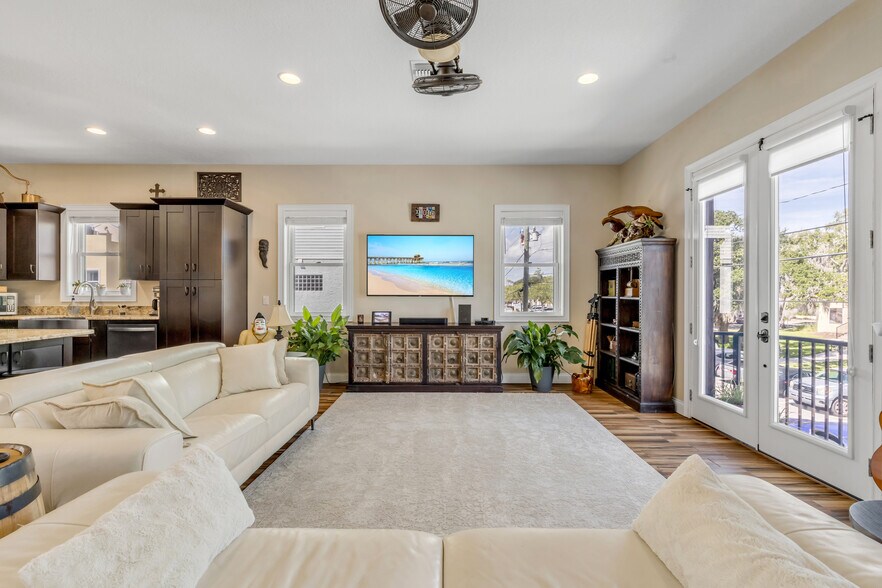 More Photos Of 136 Julia St, New Smyrna Beach Flex For Sale