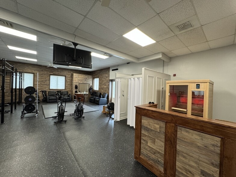 More Photos Of 55-R Main St, Kingston General Retail For Sale