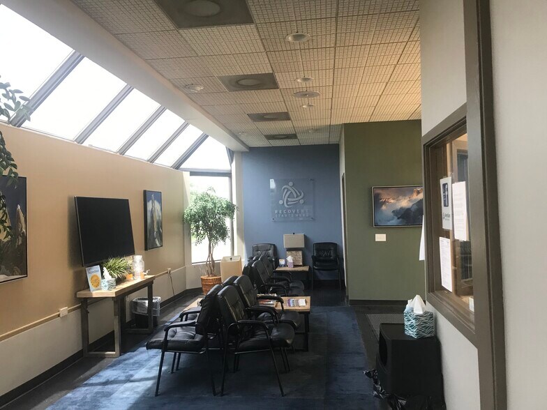 More Photos Of 33200 Dequindre Rd, Sterling Heights Medical For Lease