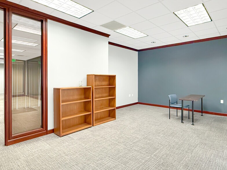 More Photos Of 401 Wabash Ave, Terre Haute Office For Sale