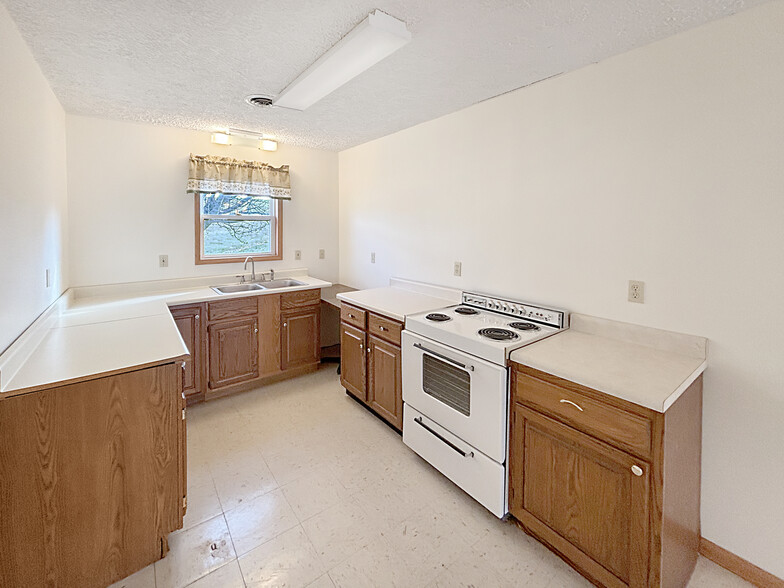 More Photos Of 2625 Industrial Dr, Bedford Religious Facility For Sale