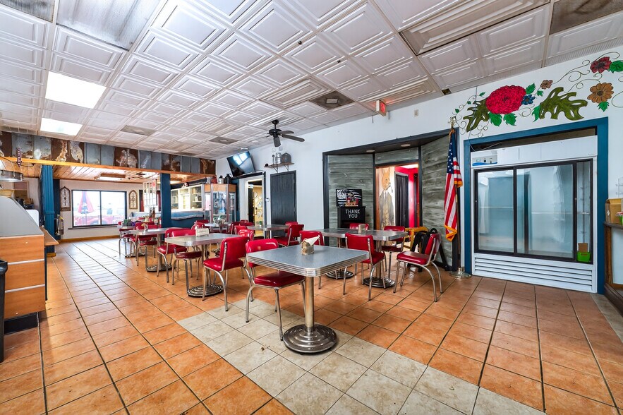 More Photos Of 23064 Harbor View Rd, Port Charlotte Warehouse For Sale