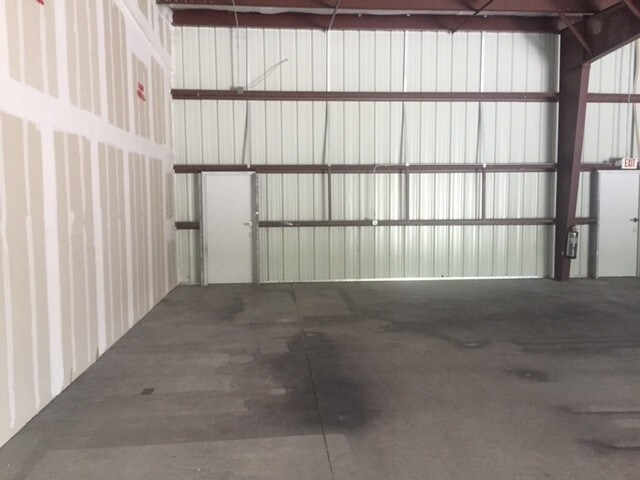 More Photos Of 1718 N Closner Blvd, Edinburg Warehouse For Lease