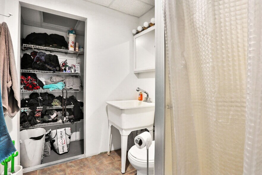 More Photos Of 269 Stone Schoolhouse Rd, Bloomingburg Warehouse For Sale