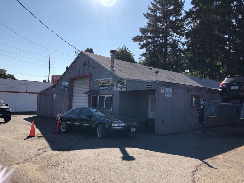 More Photos Of 8850 NE Sandy Blvd, Portland Auto Repair For Sale