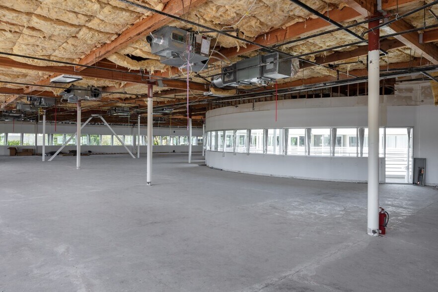 More Photos Of 2231 Rutherford Rd, Carlsbad Office For Lease