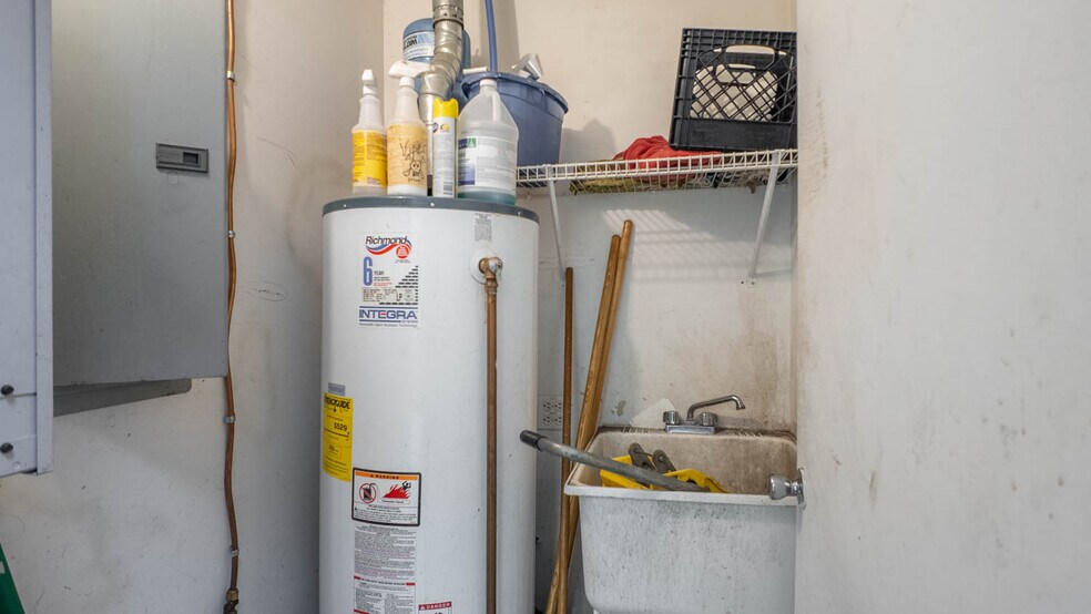 More Photos Of 746 US-63 Hwy, Mammoth Spring General Retail For Sale