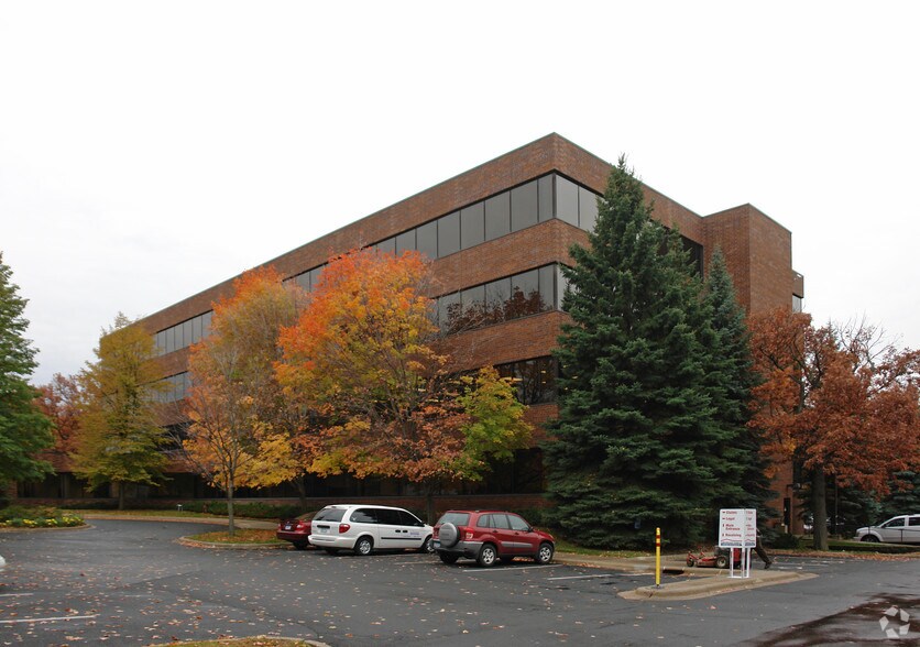 Primary Photo Of 6131 Blue Circle Dr, Eden Prairie Office For Sale