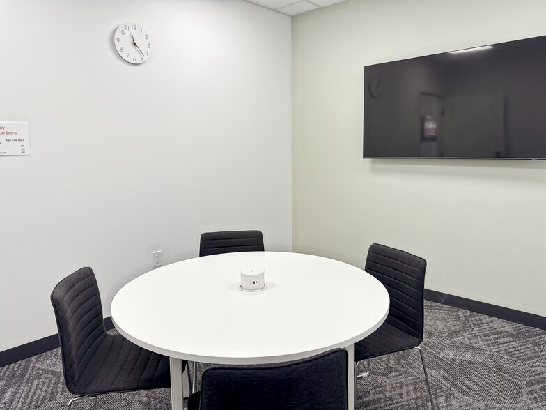More Photos Of 1058 N Higley Rd, Mesa Coworking Space