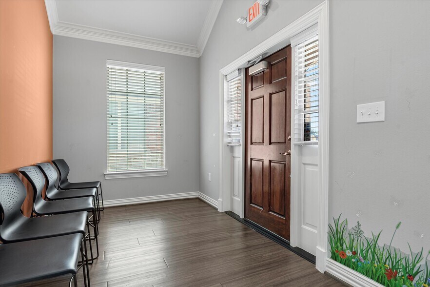 More Photos Of 425 Old Newman Rd, Frisco Medical For Sale