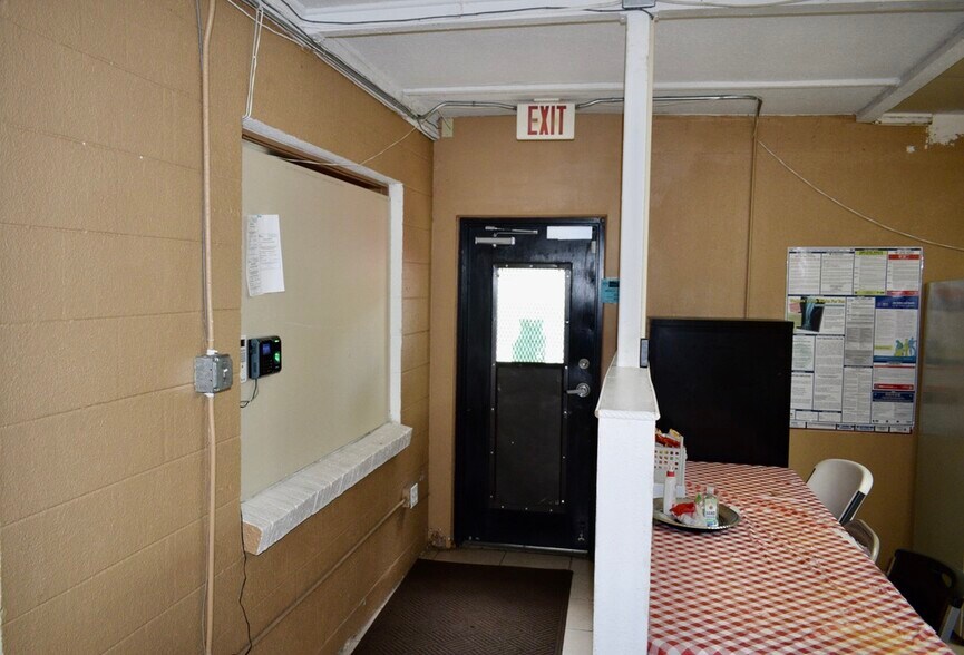 More Photos Of 2135 S 78th St, Tampa Office Residential For Sale