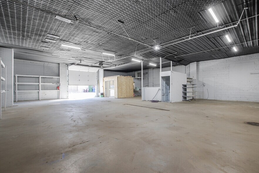 More Photos Of 311 Water St, Jordan Warehouse For Sale