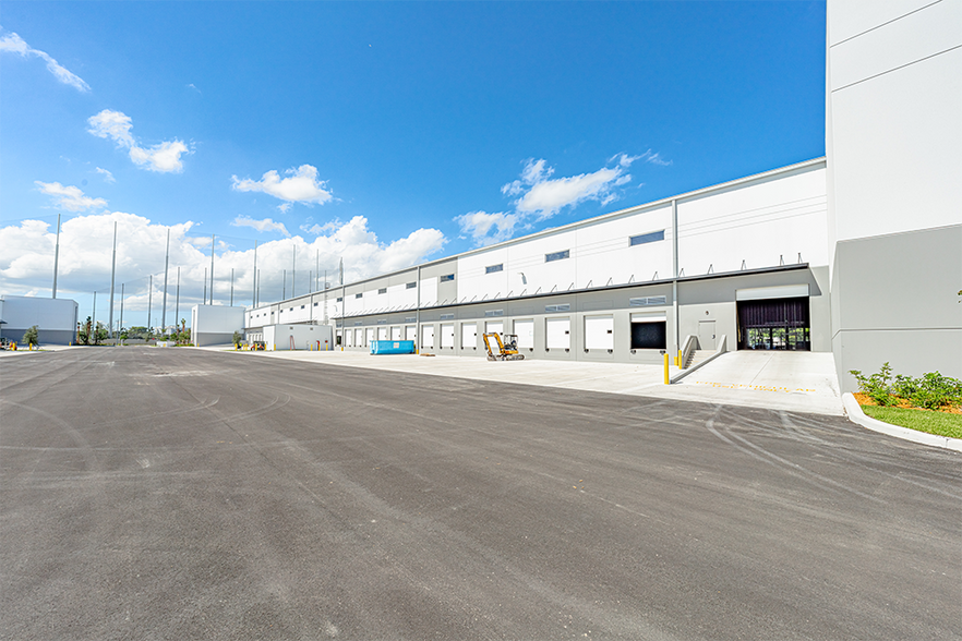 More Photos Of 311 Racetrack Loop, Pompano Beach Unknown For Lease