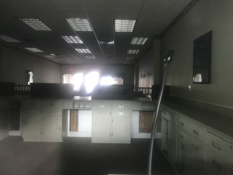 More Photos Of 8 Reading Rd, Flemington Unknown For Lease