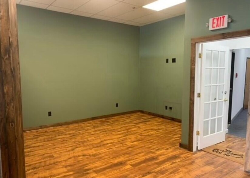 More Photos Of 112 Main St, Putnam Storefront Retail Office For Lease