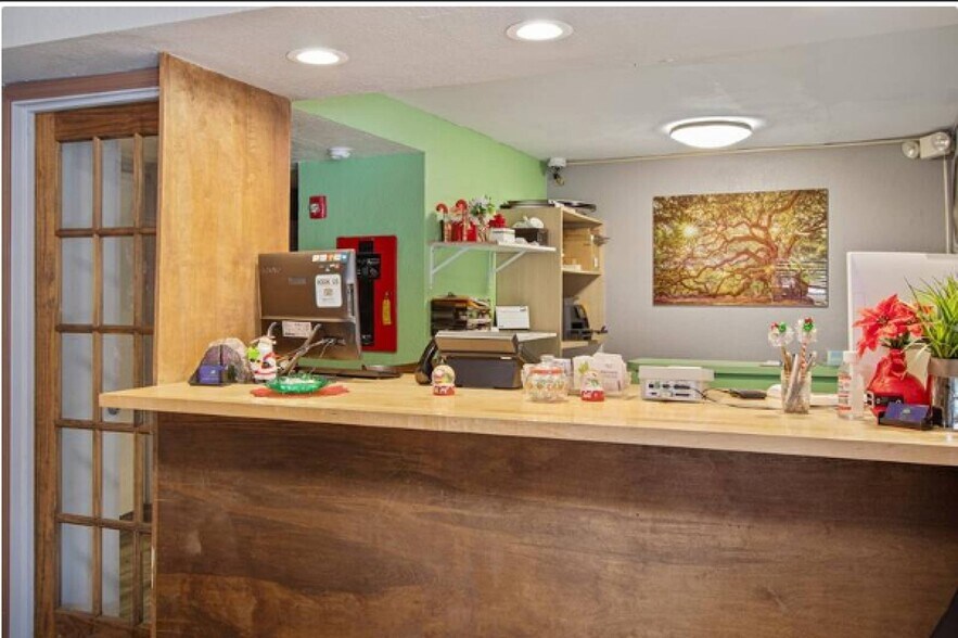 More Photos Of 4071 US 17, Richmond Hill Hotel For Sale