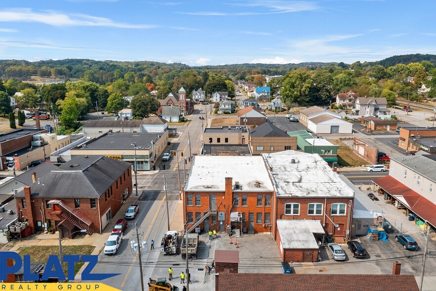More Photos Of 132 N Market St, East Palestine Office For Sale