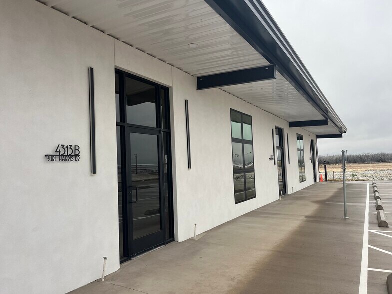Primary Photo Of 4295-4313 Burl Harris, Abilene Flex For Sale