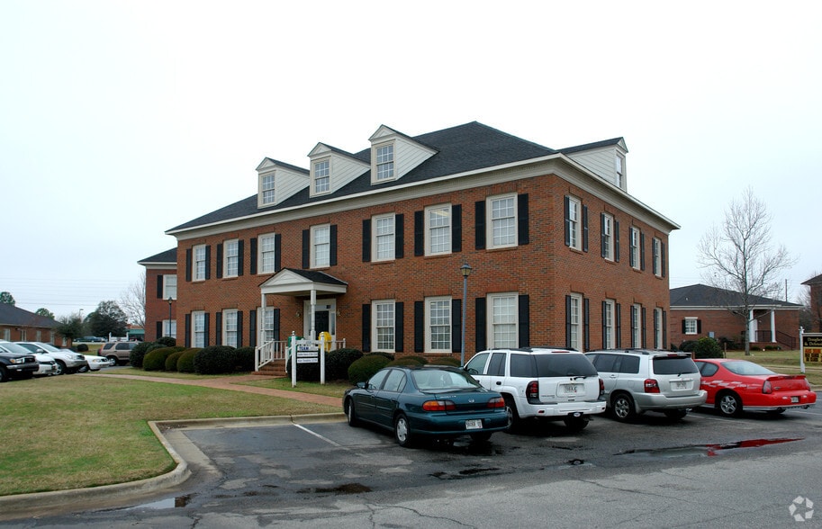 More Photos Of 2547 Lafayette Plaza Dr, Albany Unknown For Lease