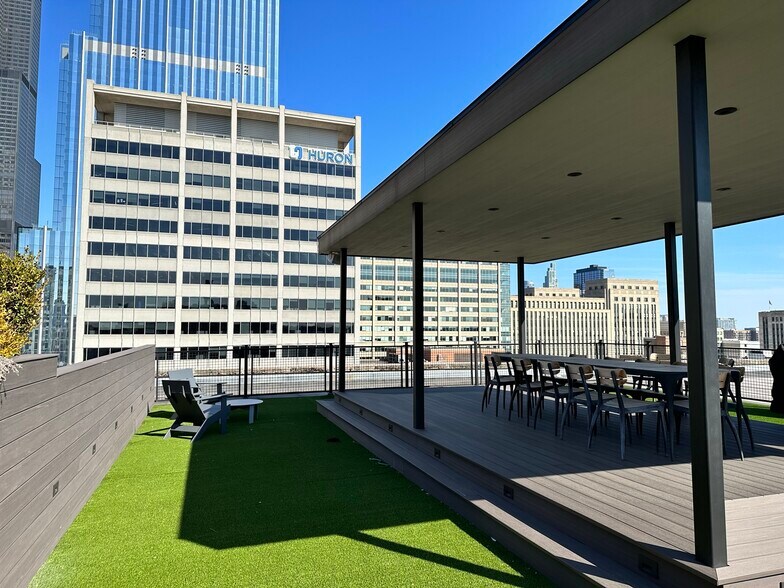 More Photos Of 328 S Jefferson St, Chicago Office For Lease