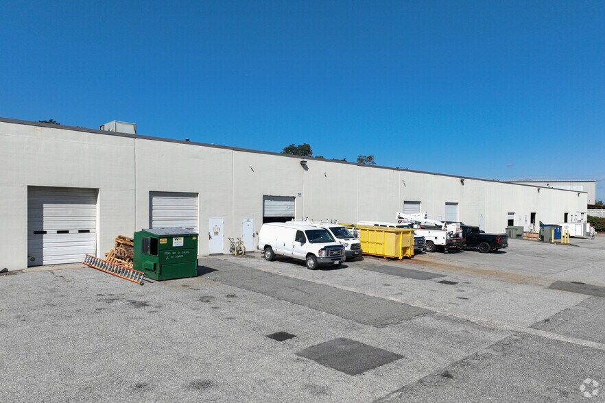 More Photos Of 65 Avco Rd, Haverhill Warehouse For Lease
