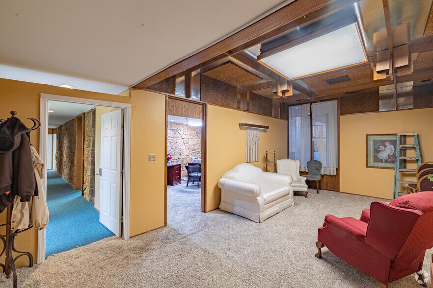 More Photos Of 6009 NW Expressway St, Oklahoma City Specialty For Sale