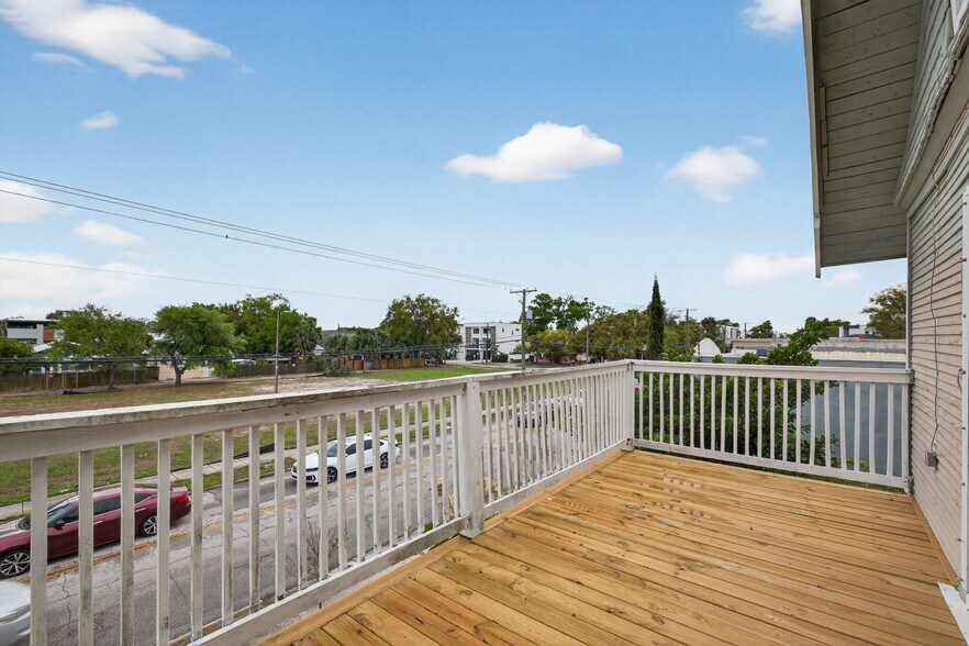 More Photos Of 105 W Columbus Dr, Tampa Office Residential For Sale