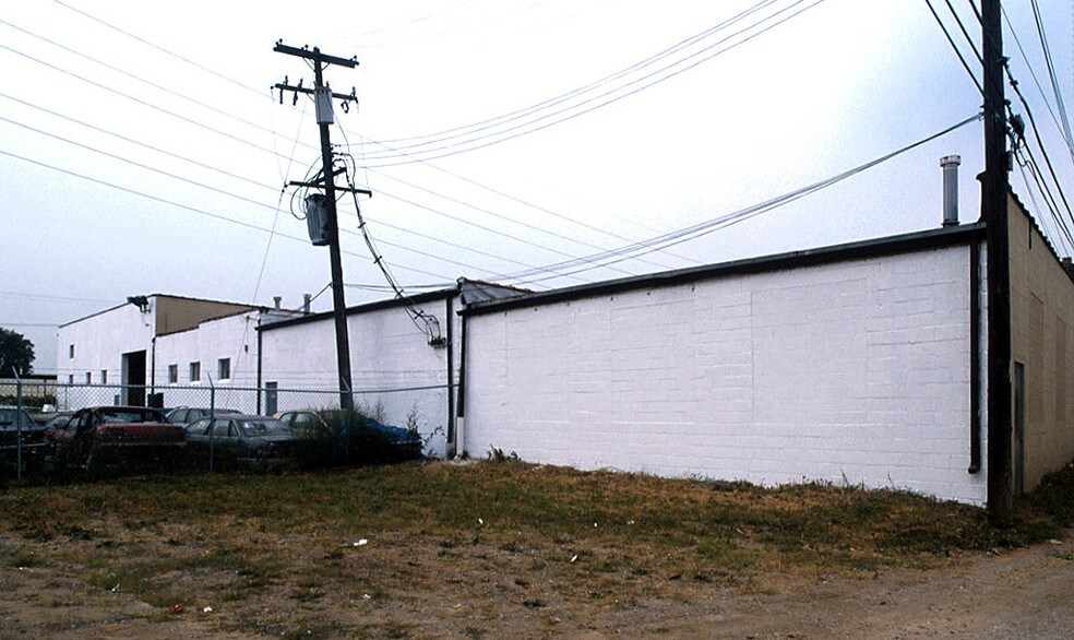 More Photos Of 3429-3441 Filbert St, Wayne Service For Lease