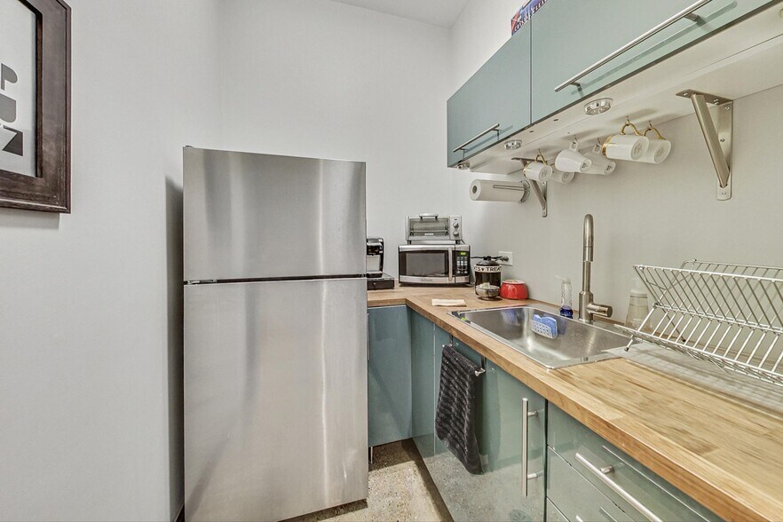 More Photos Of 3316-3318 N Halsted St, Chicago Apartments For Lease