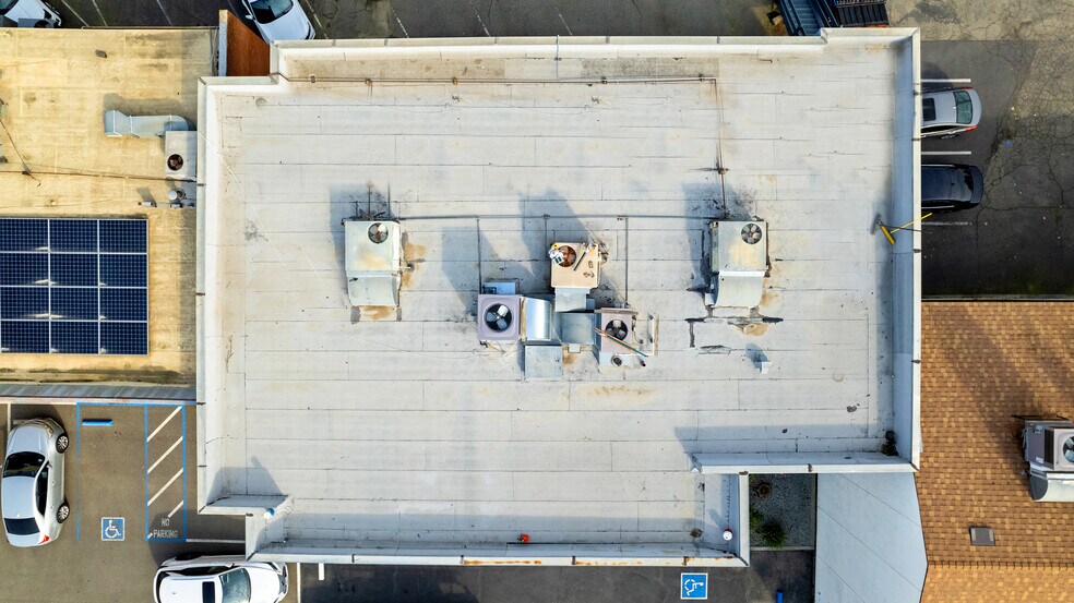More Photos Of 1620 W Mineral King Ave, Visalia Office For Sale