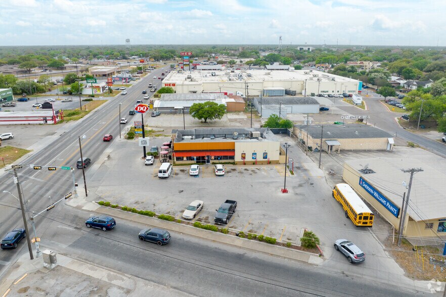 More Photos Of 1179 E Main St, Alice Fast Food For Sale