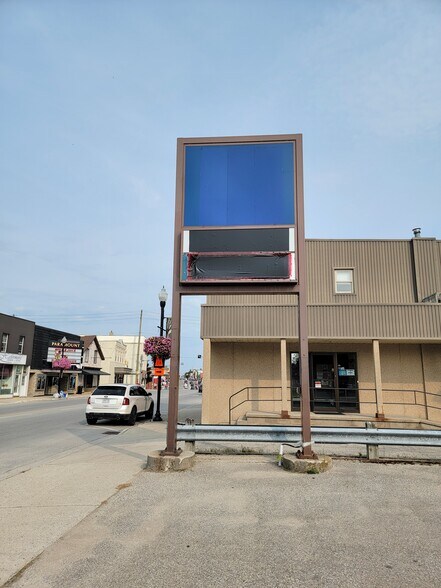 More Photos Of 189 10th St, Hanover Freestanding For Sale