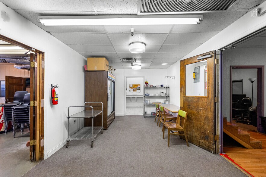 More Photos Of 417 W Santa Fe Ave, Flagstaff Flex For Sale