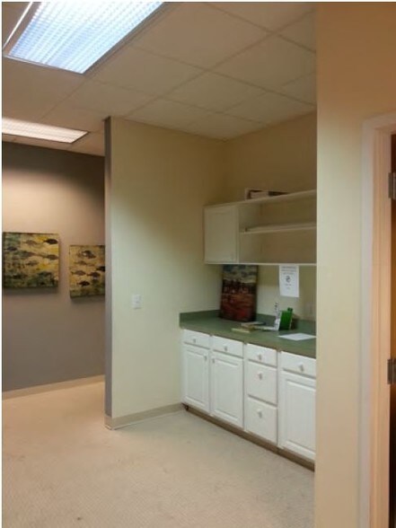 More Photos Of 309 Wingo Way, Mount Pleasant Office For Lease