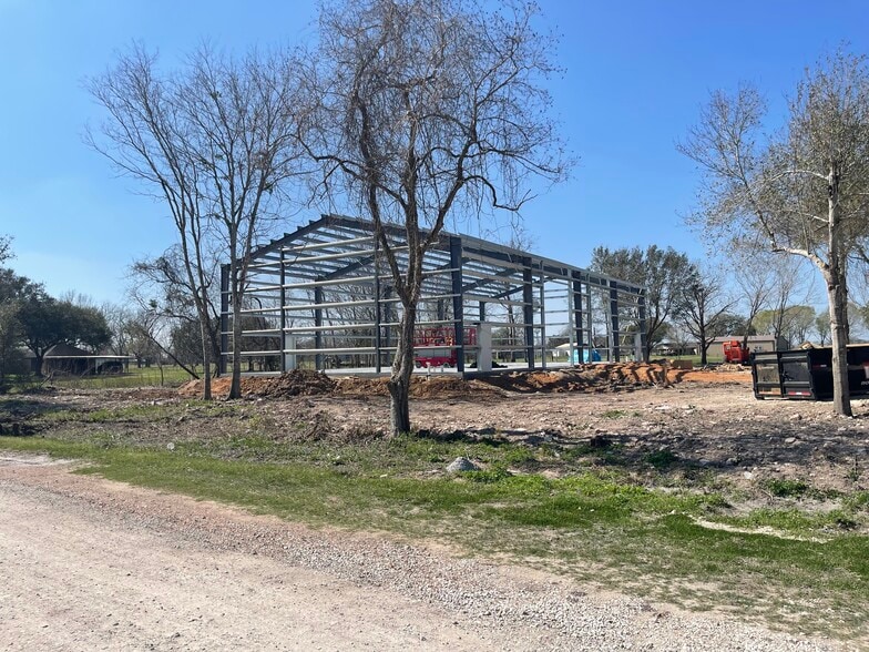 More Photos Of 1212 Cottonwood Church Rd, Rosenberg Warehouse For Lease