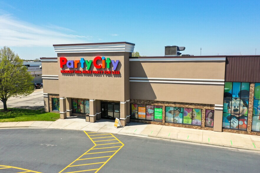 More Photos Of 3329 S Veterans Pkwy, Springfield General Retail For Lease