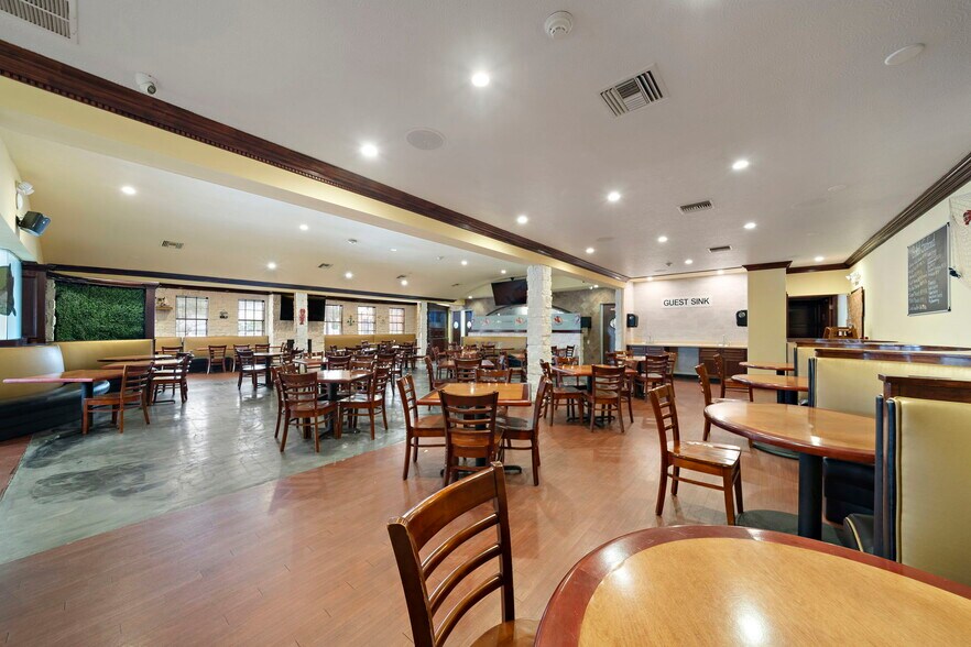 More Photos Of 2320 NASA Pky, Seabrook Restaurant For Sale