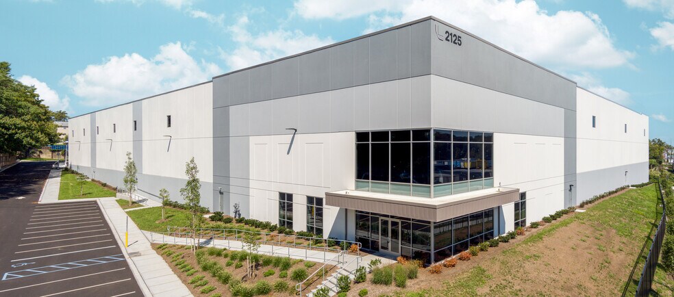 More Photos Of 2125 McCarter Hwy, Newark Warehouse For Lease