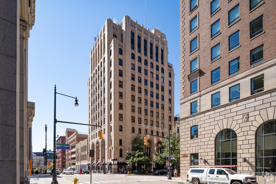 Primary Photo Of 77 Monroe Center St NW, Grand Rapids Medical For Lease