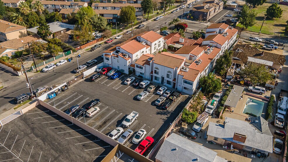 More Photos Of 9261 Wakefield Ave, Panorama City Apartments For Sale