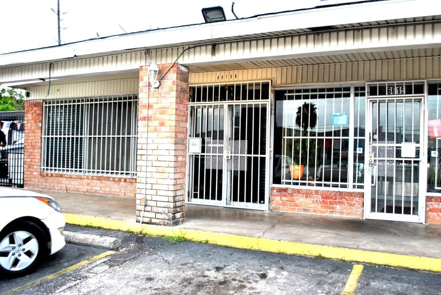 Primary Photo Of 6615-6627 Brittmoore Rd, Houston Storefront For Lease