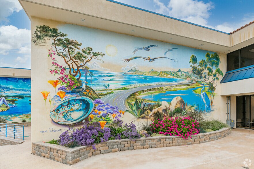 More Photos Of 740 Lomas Santa Fe Dr, Solana Beach Office For Lease