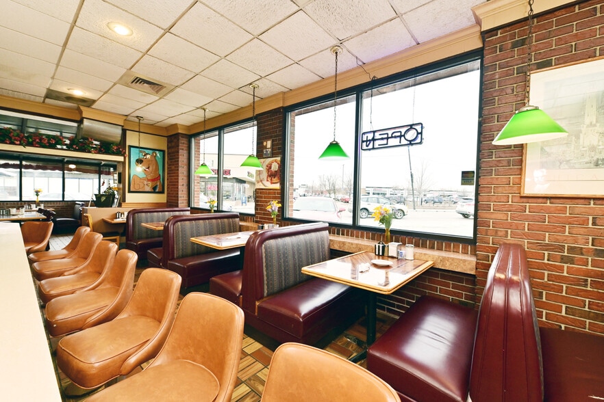 More Photos Of 3523 N Kedzie Ave, Chicago Restaurant For Lease