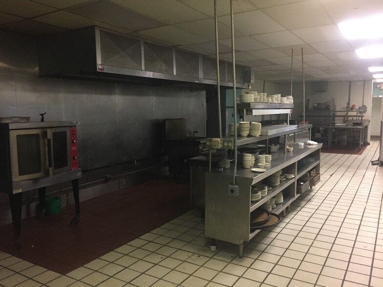 More Photos Of 2315 N Broadway, Minot Hospitality For Sale