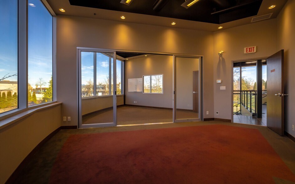 More Photos Of 5465 Production Blvd, Surrey Service For Lease