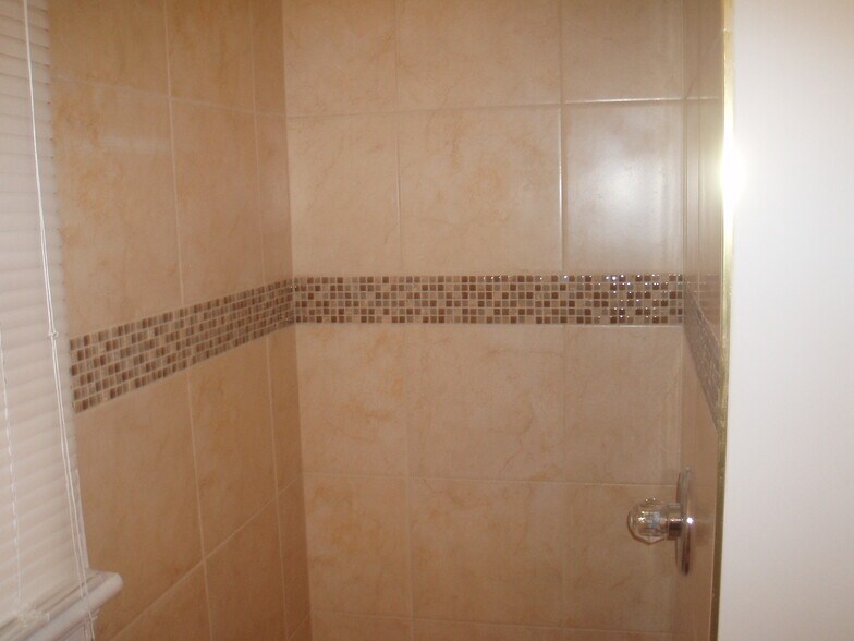 More Photos Of 821 W Marshall St, Richmond Specialty For Sale