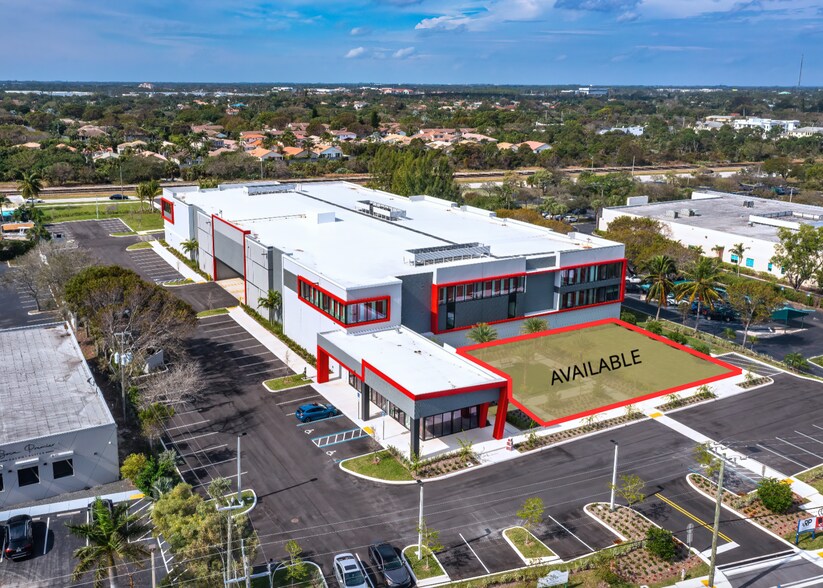 Primary Photo Of 7021 N Federal Hwy, Boca Raton Self Storage For Lease