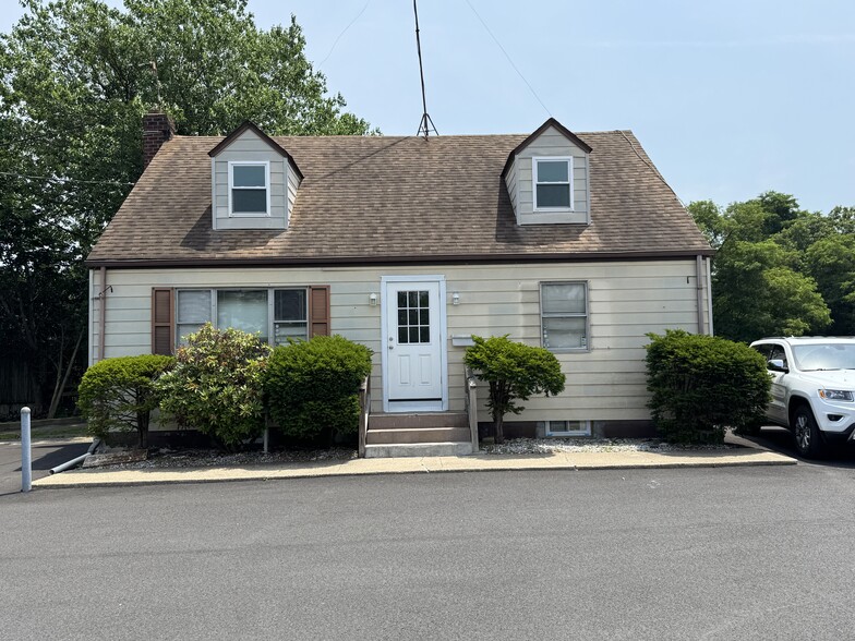 More Photos Of , Lindenhurst General Retail For Sale